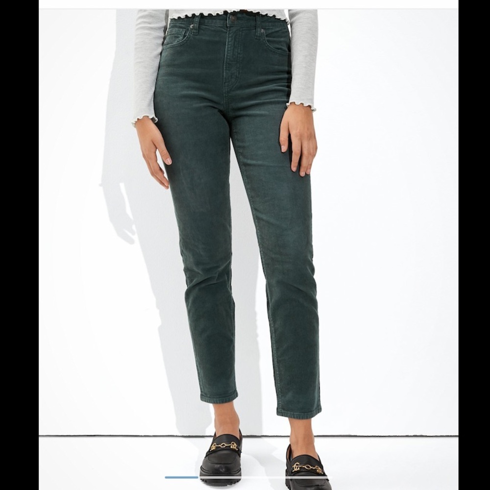 NWT American Eagle Stretch Corduroy Mom Straight Pant- 4R